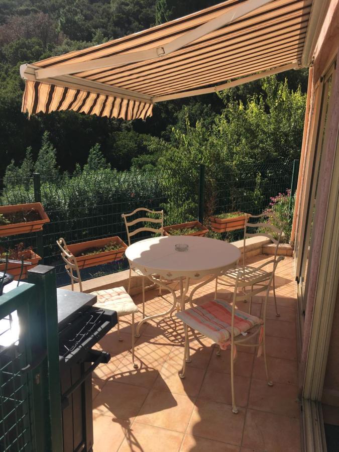 Cavalaire Vue Mer Au Loin Maisonnette Tout Equipee Pour 4 Personnes Avec Piscine Clim Wifi Velos Tv Barbecues Εξωτερικό φωτογραφία